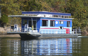houseboat
